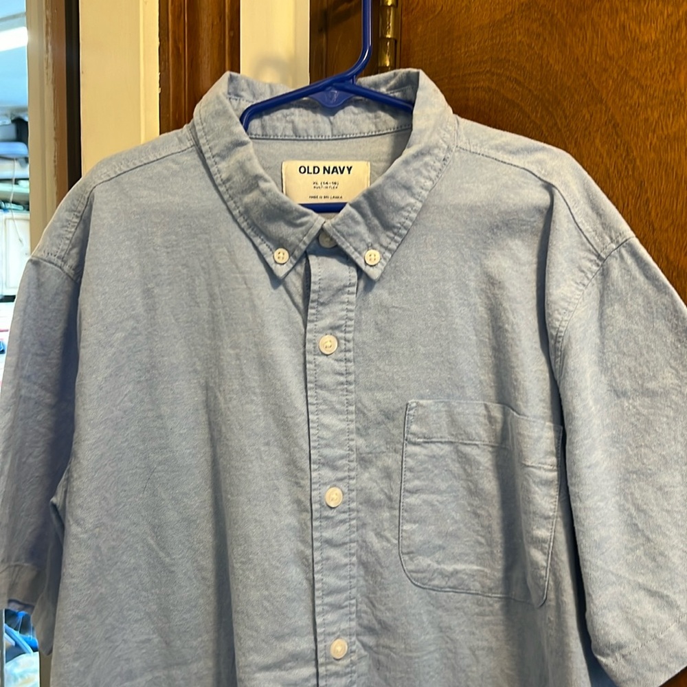 Boys button up. Size XL - Old Navy size 14-16.